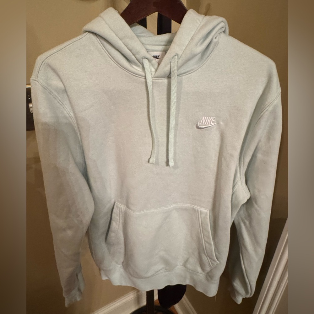 Nike Men's Soft Gray Pullover Hoodie